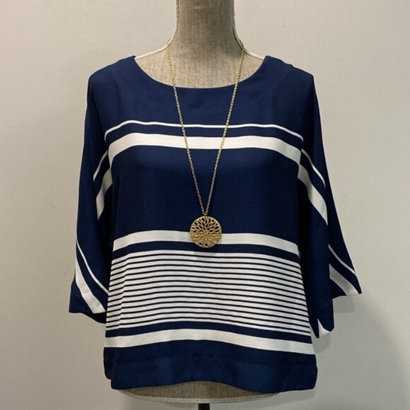 Vince Camuto Blue Stripe Flowy Top Size Medium - Picture 5 of 14
